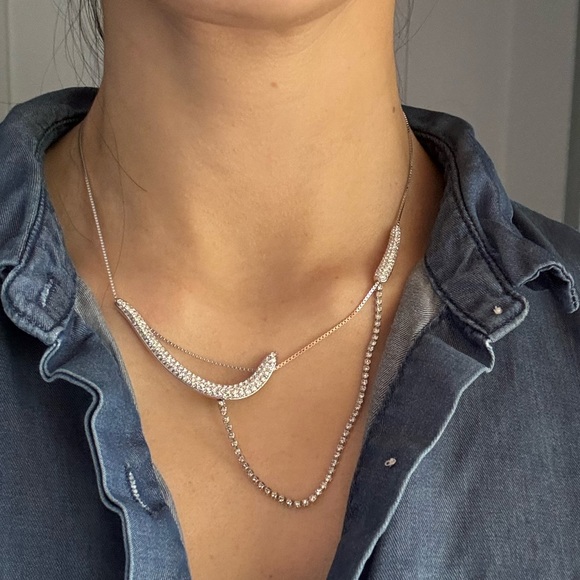 Swarovski rare and unique bow and arrow necklace. - Picture 2 of 4